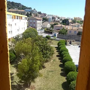 En Duplex Au 3ième étage Sans Ascenseur , Hyères France